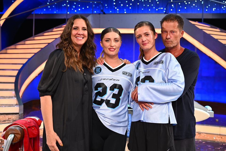 Dana und Til Schweiger mit ihren Töchtern Luna und Lilli Schweiger bei "Schlag den Star".