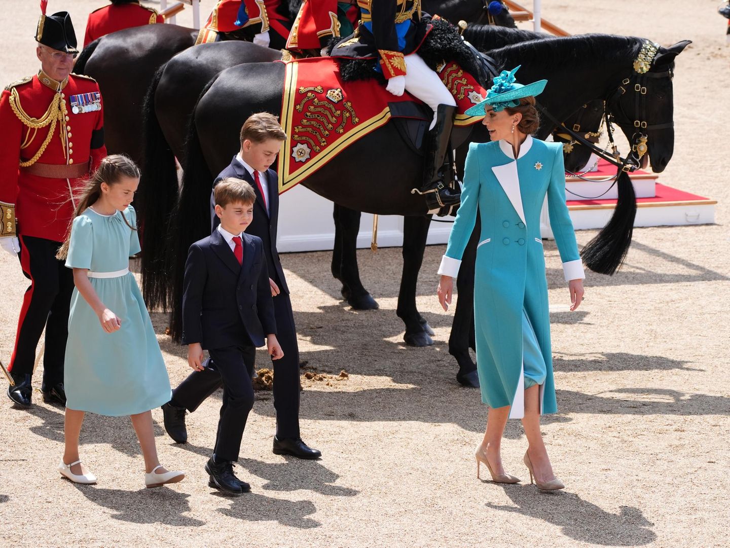 Royal Family feiert Trooping the Colour: Die besten Bilder der ...