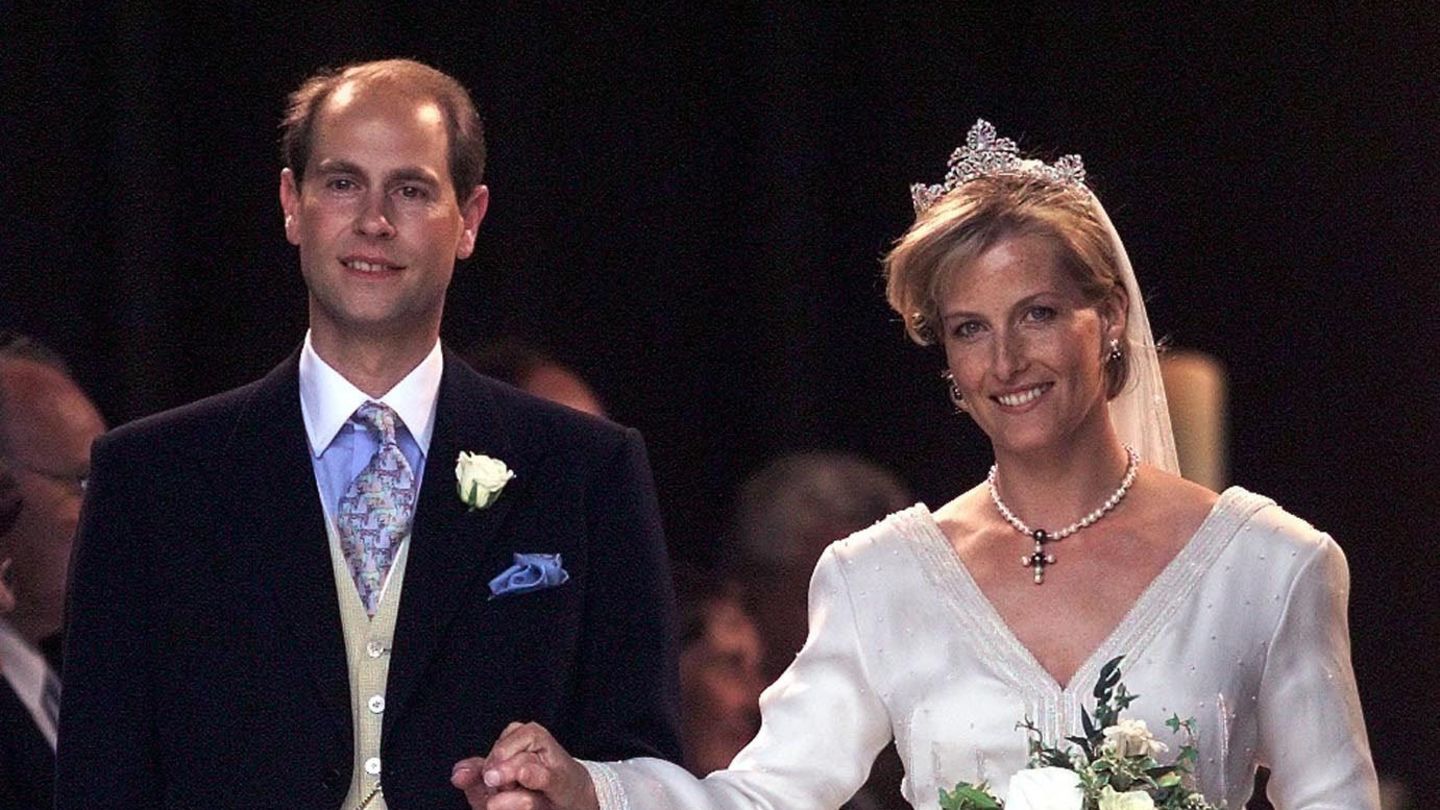Herzogin-Sophie-Ihr-Brautkleid-hielt-vor-26-Jahren-eine-unvergessliche-berraschung-bereit