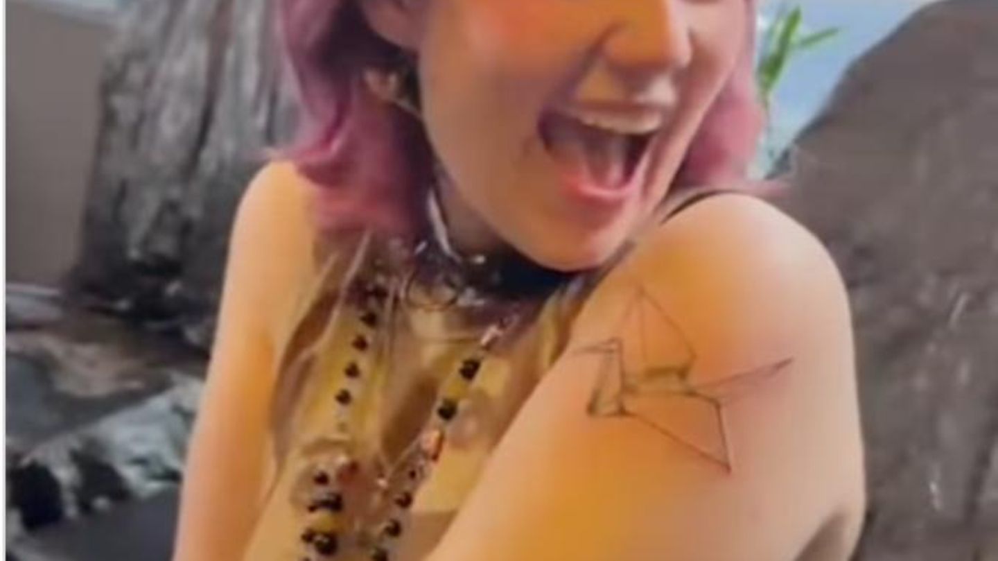 Hautnah-abgelichtet-Maud-Angelica-Behn-l-sst-sich-erstes-Tattoo-stechen-und-r-hrt-Fans-zu-Tr-nen