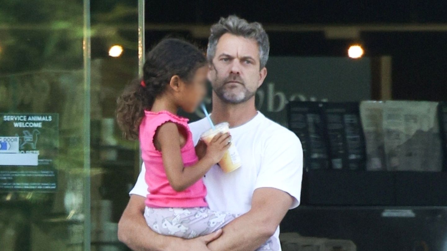 Joshua-Jackson-Kalk-l-oder-Zufall-Joshua-Jackson-zeigt-sich-mit-Tochter-Juno