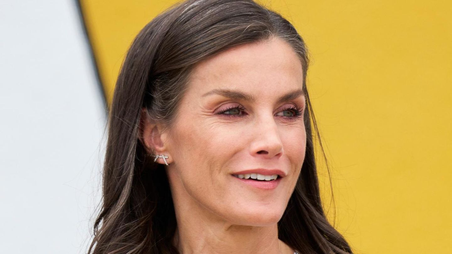 K-nigin-Letizia-Ihr-Haargeheimnis-ist-bereits-f-r-3-Euro-erh-ltlich-und-so-effektiv