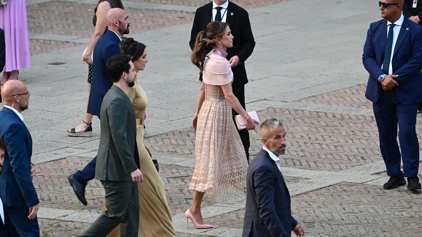 Jeff-Bezos-Lauren-S-nchez-Auch-Rania-feierte-mit-Die-sch-nsten-Looks-der-Bezos-G-ste