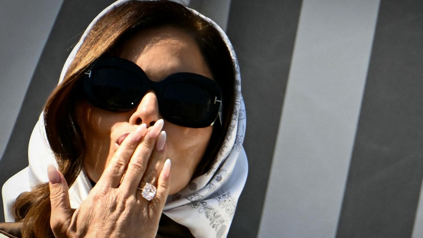 Verlobung-Hochzeit-Diamanten-im-Wert-von-ber-5-Millionen-Euro-zieren-nun-ihre-Finger