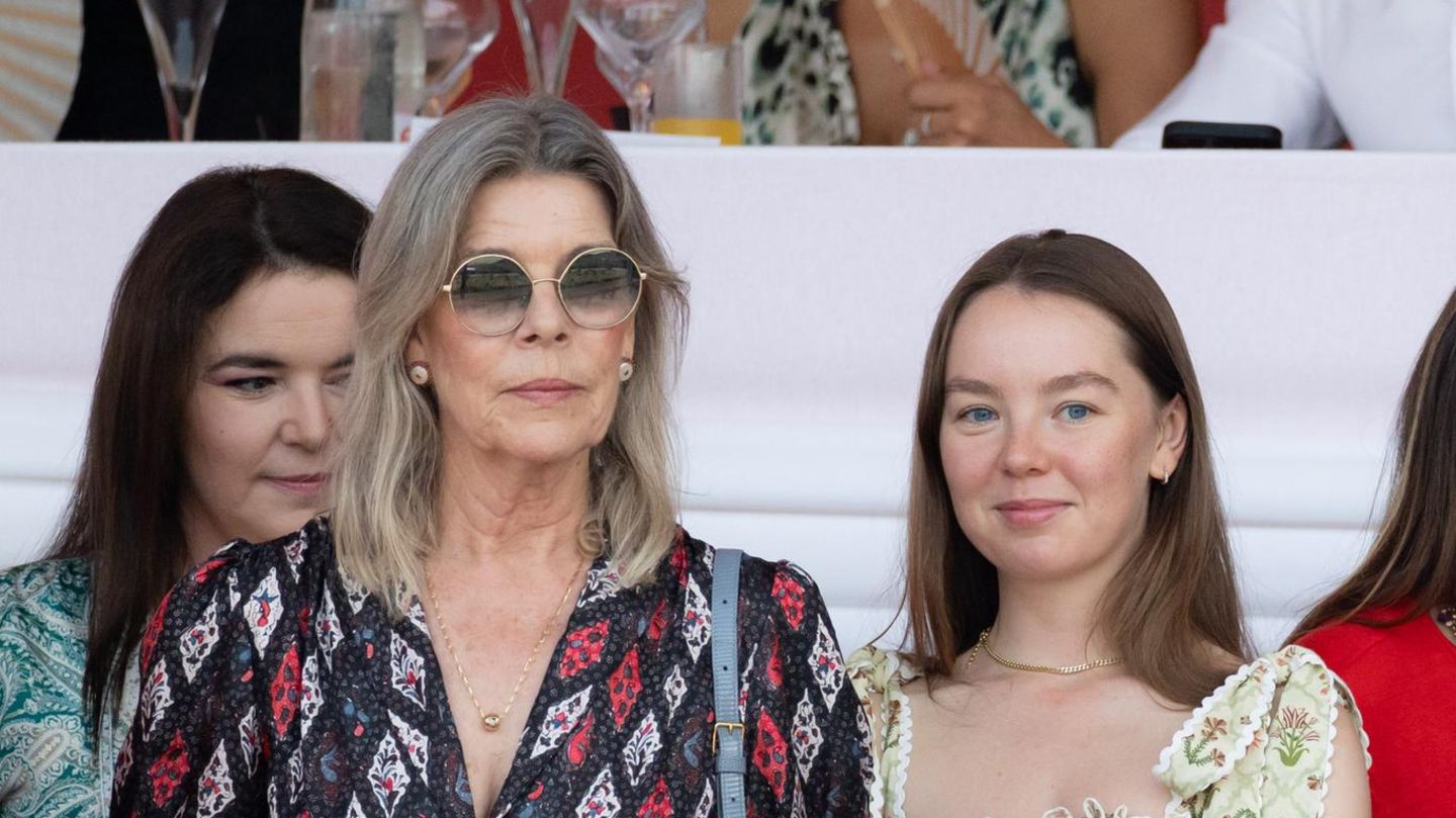 Royale-Looks-Haben-sich-Caroline-und-Alexandra-von-dieser-Verwandten-anstecken-lassen-