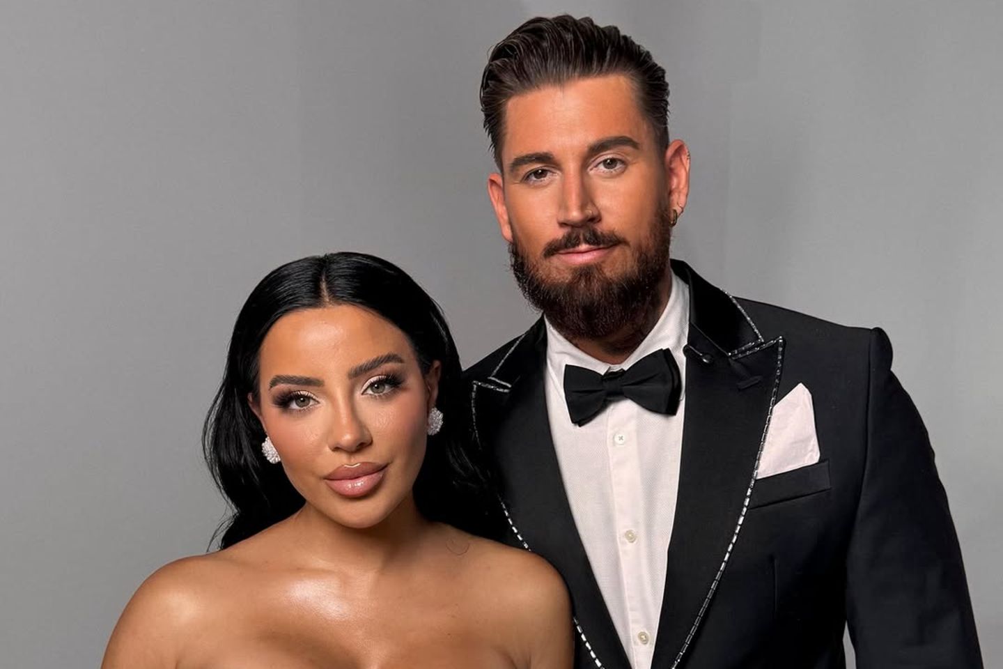 Mike Heiter + Leyla Lahouar: Alle Details zu ihren Standesamt-Looks |  GALA.de