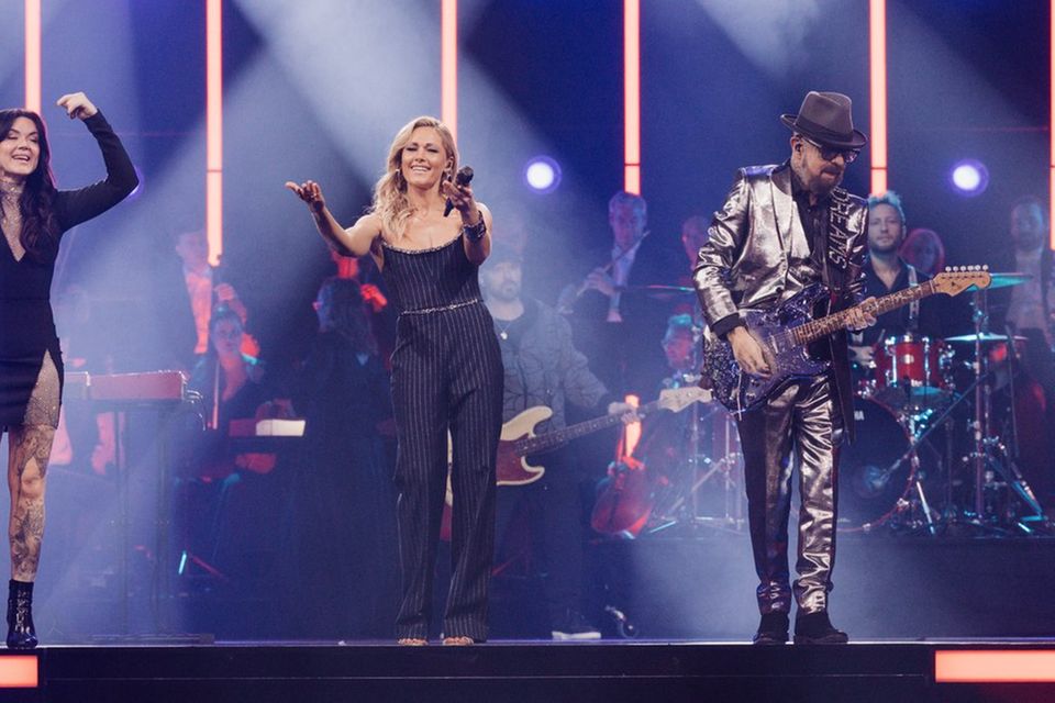 Helene Fischer und Dave Stewart performten 2023 in der "Helene Fischer Show" ein Medley zusammen.