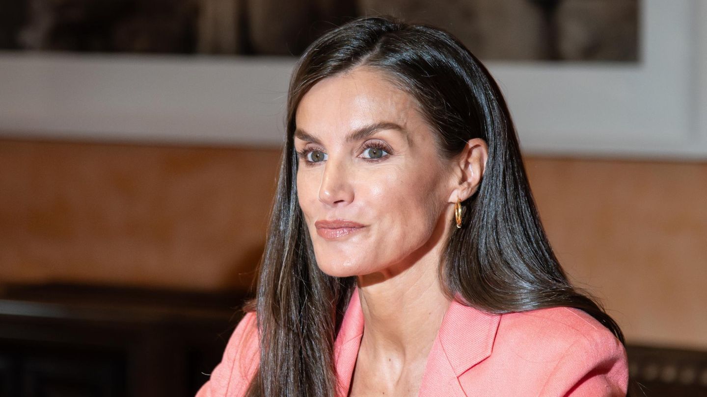 K-nigin-Letizia-Neue-Frisur-sie-f-rbt-ihre-dunkelbraunen-Haare