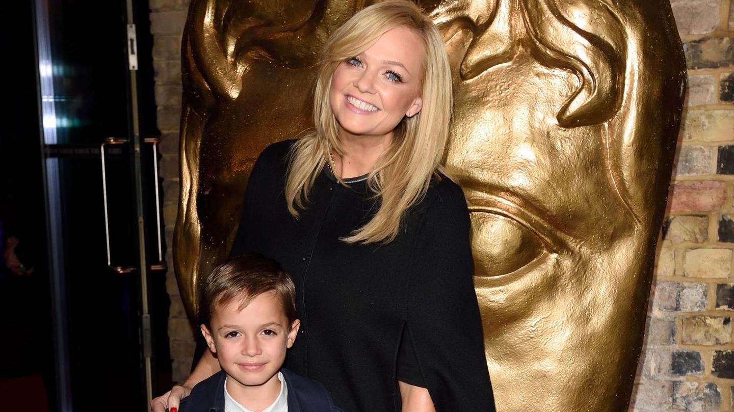 Emma-Bunton-Emma-Bunton-verbl-fft-im-Doppelpack-mit-Teenager-Sohn-Beau-in-Wimbledon