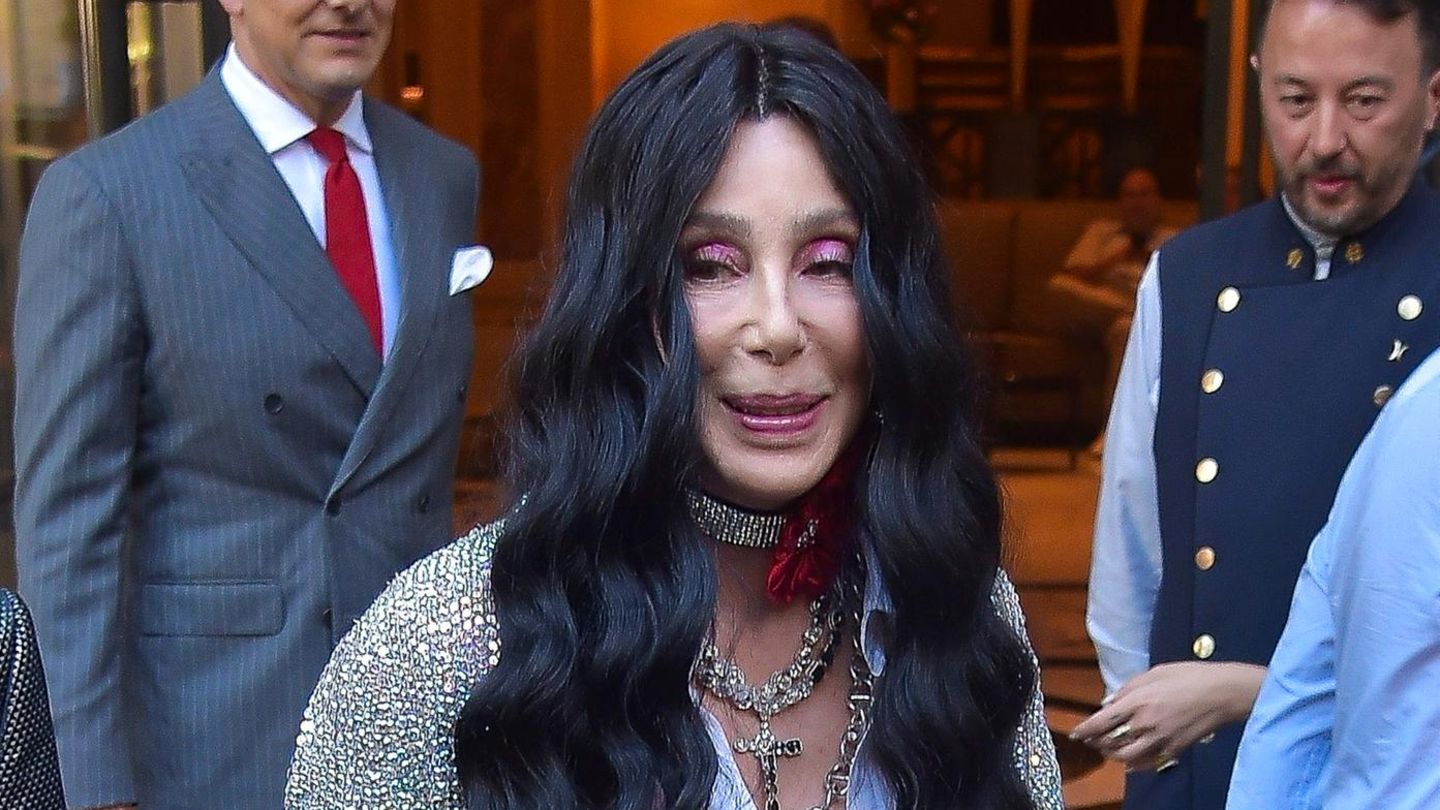 Front-Row-G-ste-in-Paris-London-Co-Dieses-Fashion-Show-Highlight-kann-selbst-Cher-nicht-absagen