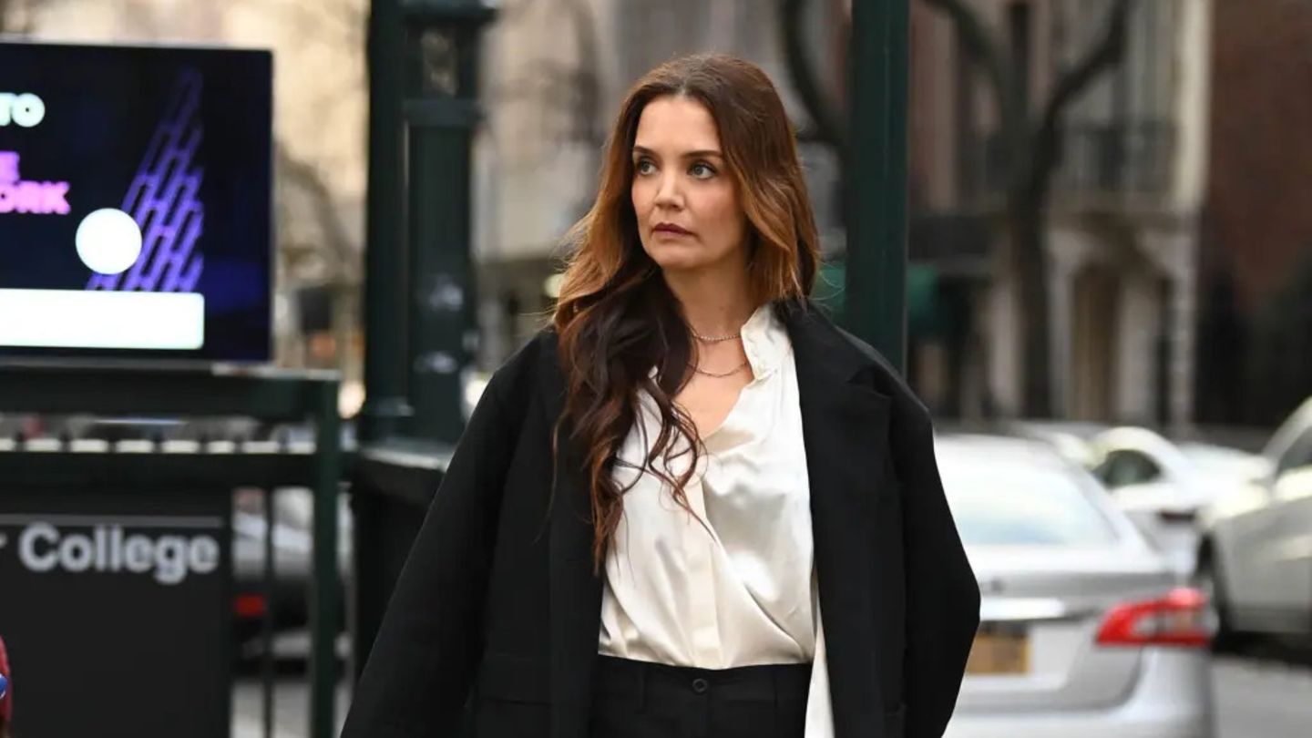 Trend-Alarm-Dieser-Schuh-erobert-aktuell-nicht-nur-den-Kleiderschrank-von-Katie-Holmes