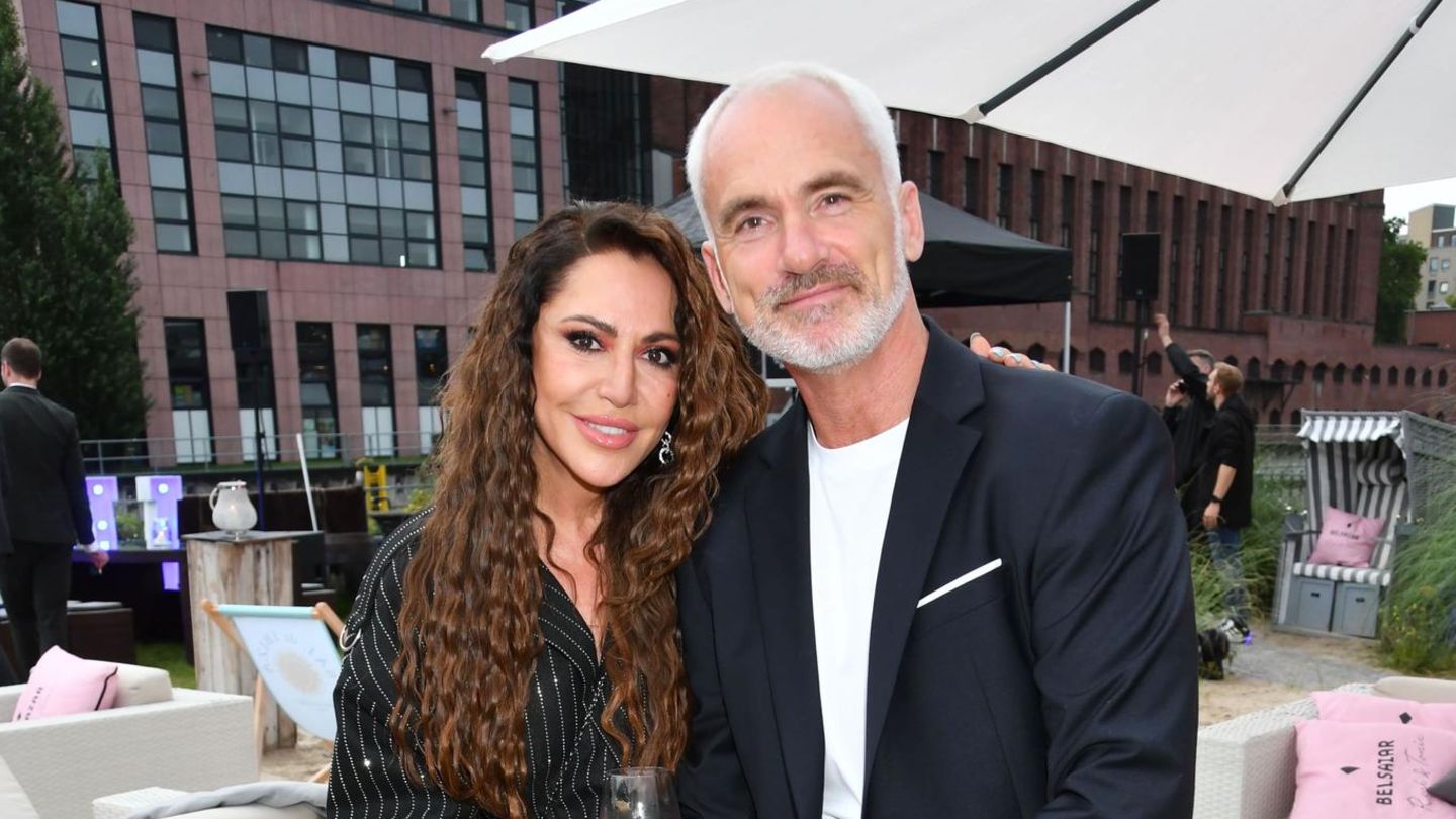 Simone-Thomalla-Red-Carpet-Deb-t-mit-neuer-Liebe-und-eine-bekannte-Stieftochter-in-spe