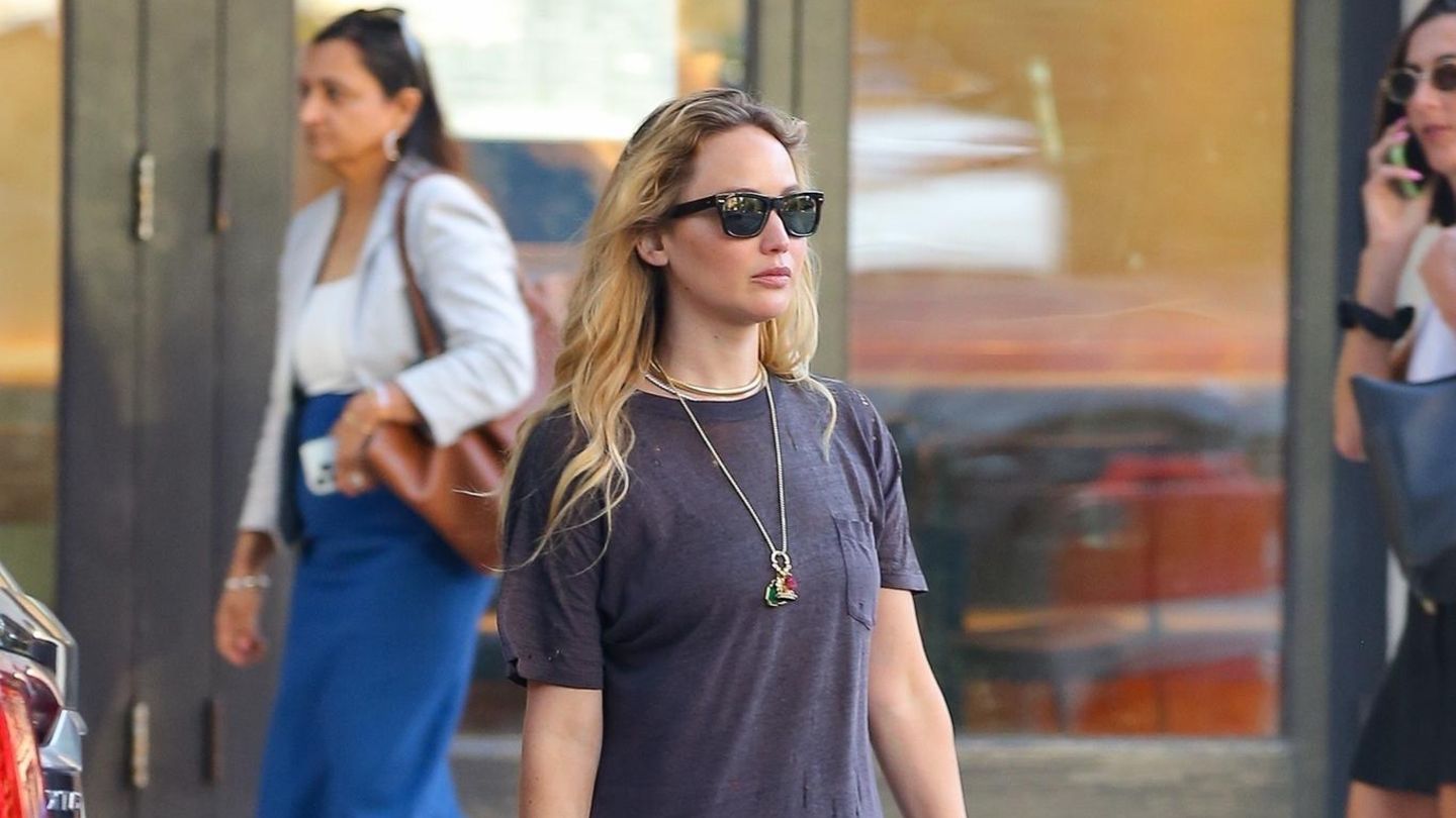 Style-Zoom-Jennifer-Lawrence-berrascht-mit-ungew-hnlichem-Stil-Mix