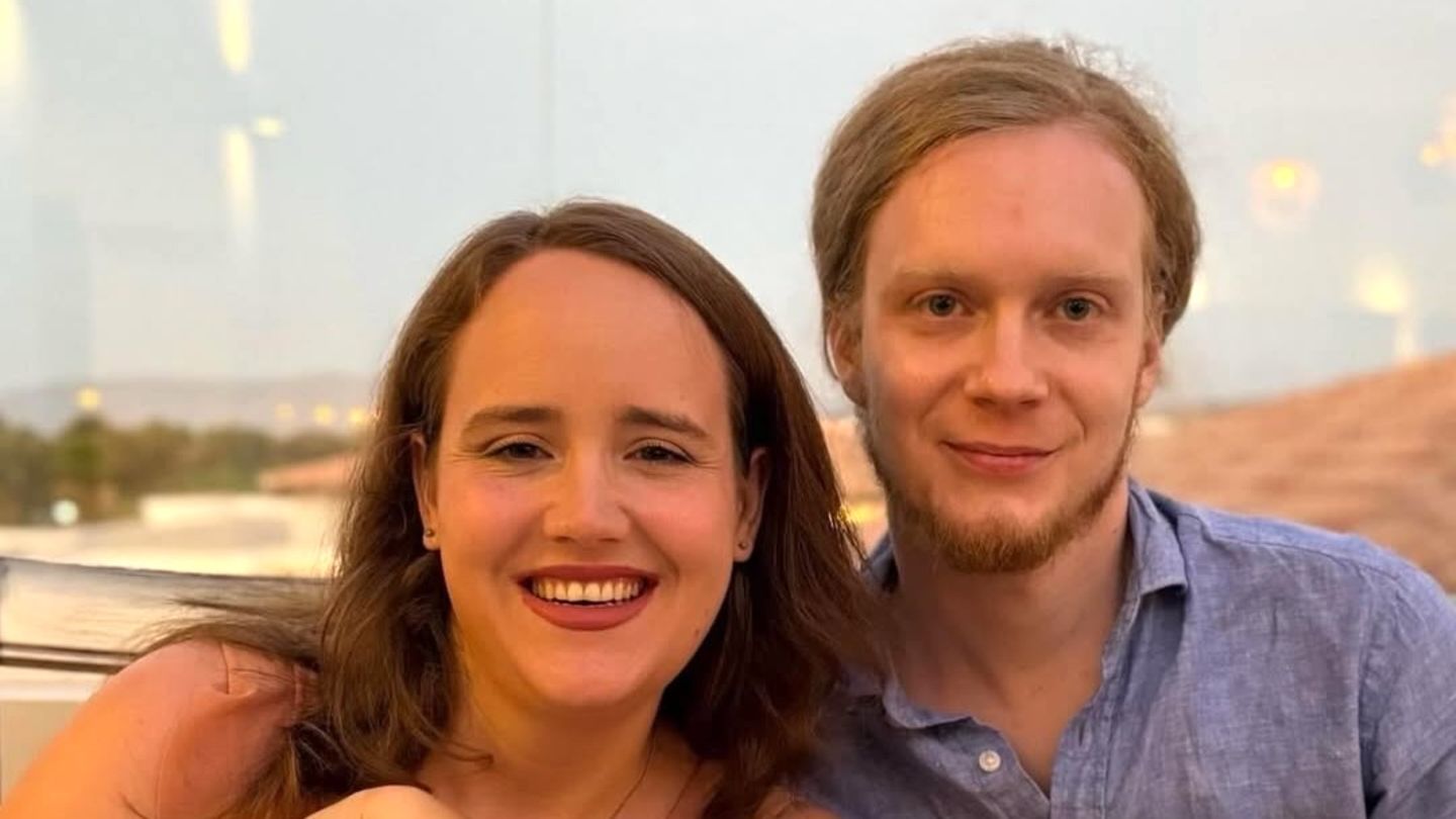 Ricarda-Lang-Ricarda-Lang-berrascht-Fans-mit-perfektem-Mama-und-Papa-Foto-