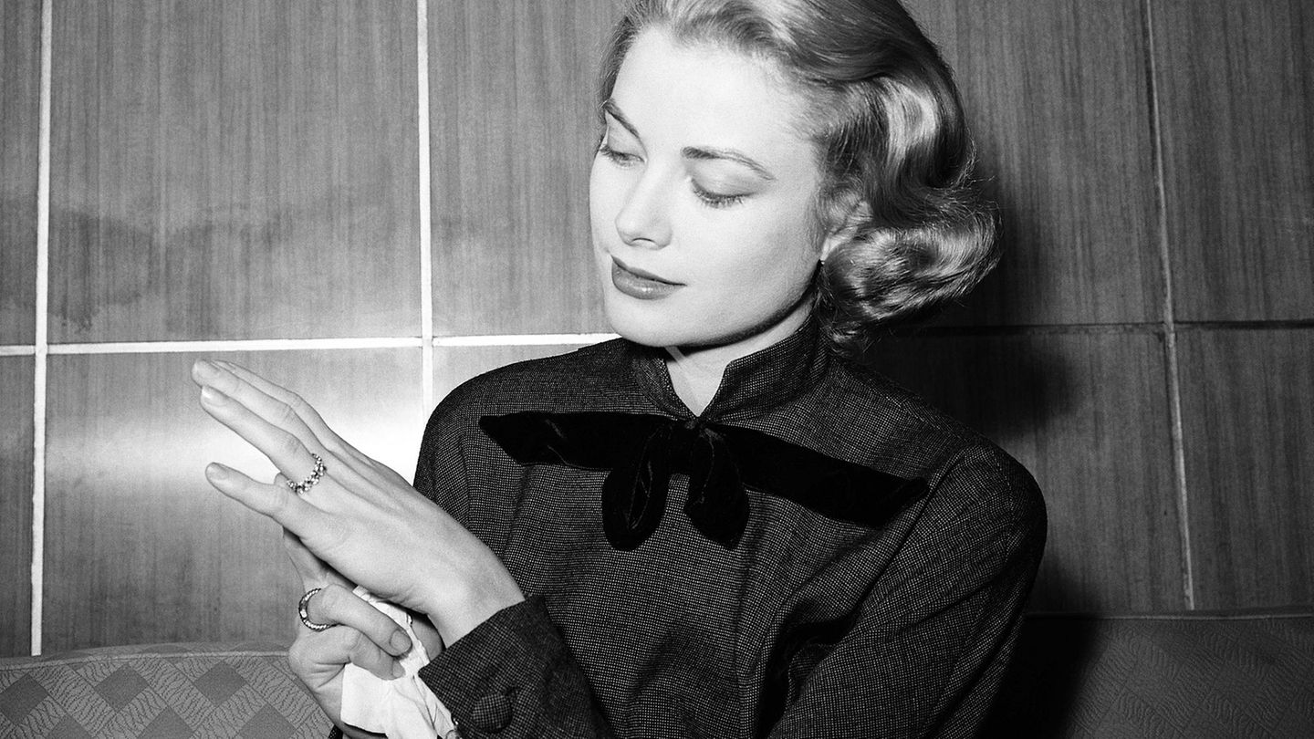 Angelina-Jolie-Beyonc-Co-Grace-Kellys-Verlobungsringe-z-hlen-zu-den-teuersten-der-Welt