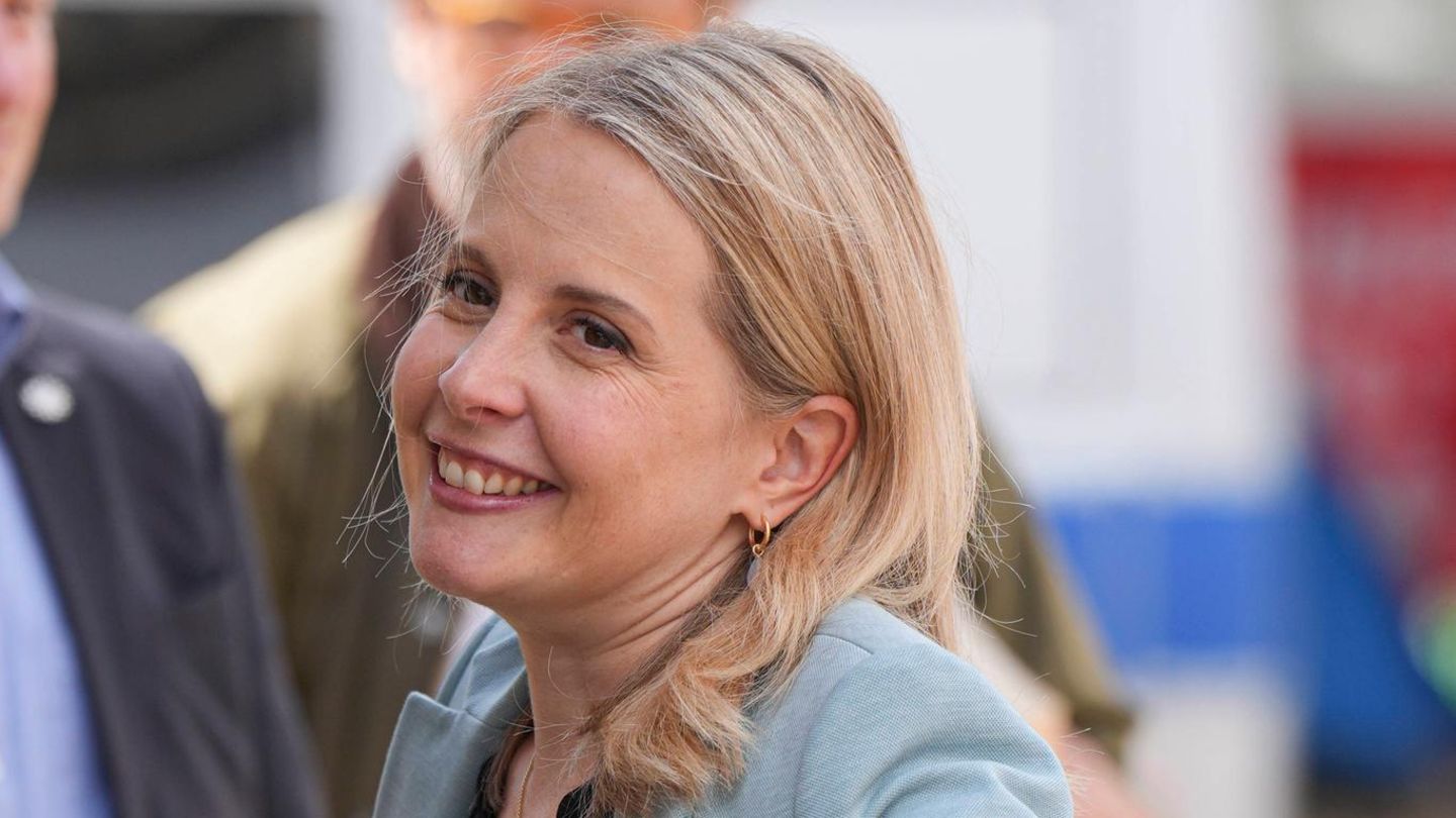 Verena-Hubertz-Schwangere-Bauministerin-Verena-Hubertz-zeigt-ihren-Partner-ffentlich