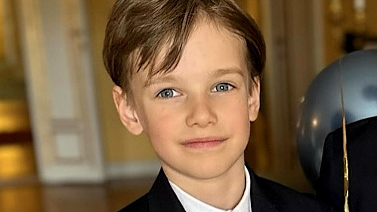 Prinz-Carl-Philip-Prinzessin-Sofia-Carl-Philip-und-Sofia-feiern-ihren-wunderbaren-Gabriel-aber-das-f-llt-auf
