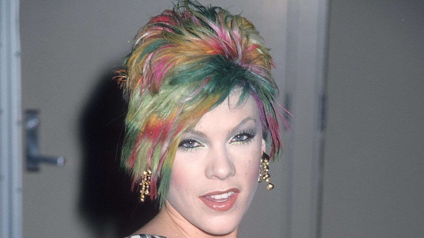 Sängerin Pink wird 47 Jahre: Ihr bunt gefärbtes Haar hätten wir fast vergessen