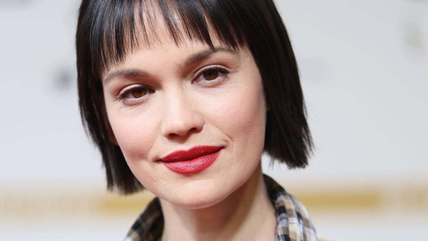 Vorher-Nachher-Fotos-Neues-Filmprojekt-oder-private-Ver-nderung-Der-Schneewittchen-Look-ist-pass-