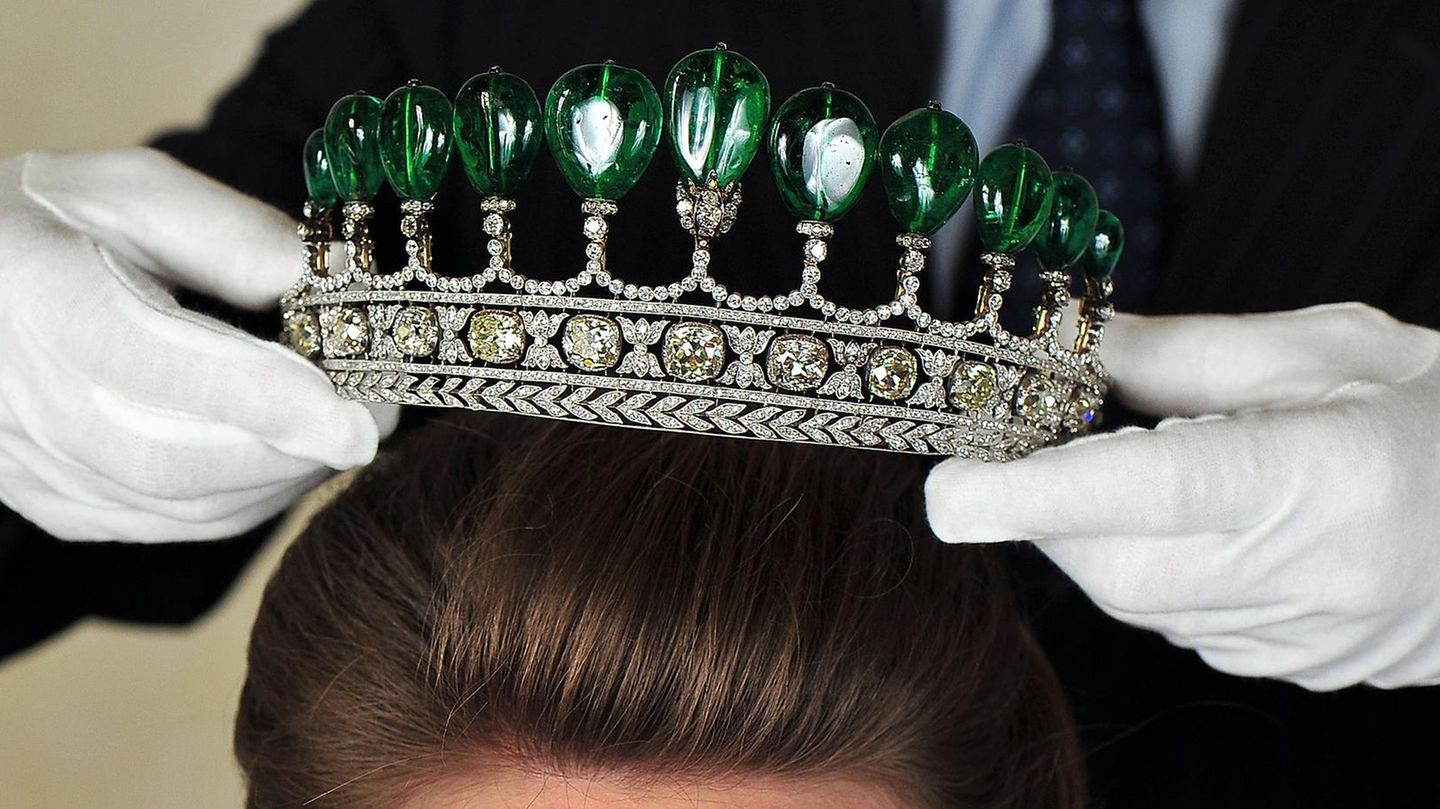 Die-teuerste-Tiara-der-Welt-DAS-ist-die-teuerste-Tiara-der-Welt