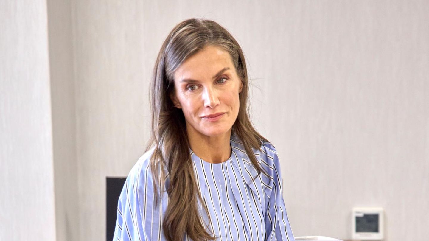 High-Heels-Sneaker-Co-Diese-It-Schuhe-f-r-155-Euro-hat-Letizia-gleich-dreimal