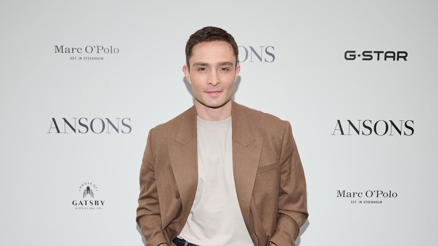 Deutsche-Events-Gossip-Girl-Star-Ed-Westwick-erobert-Hamburg-im-feinsten-Zwirn
