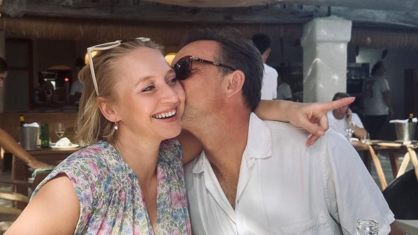 Anna-Maria-M-he-Lucas-Gregorowicz-Zweisamkeit-im-Paradies-Die-Eheleute-teilen-private-Ibiza-Momente
