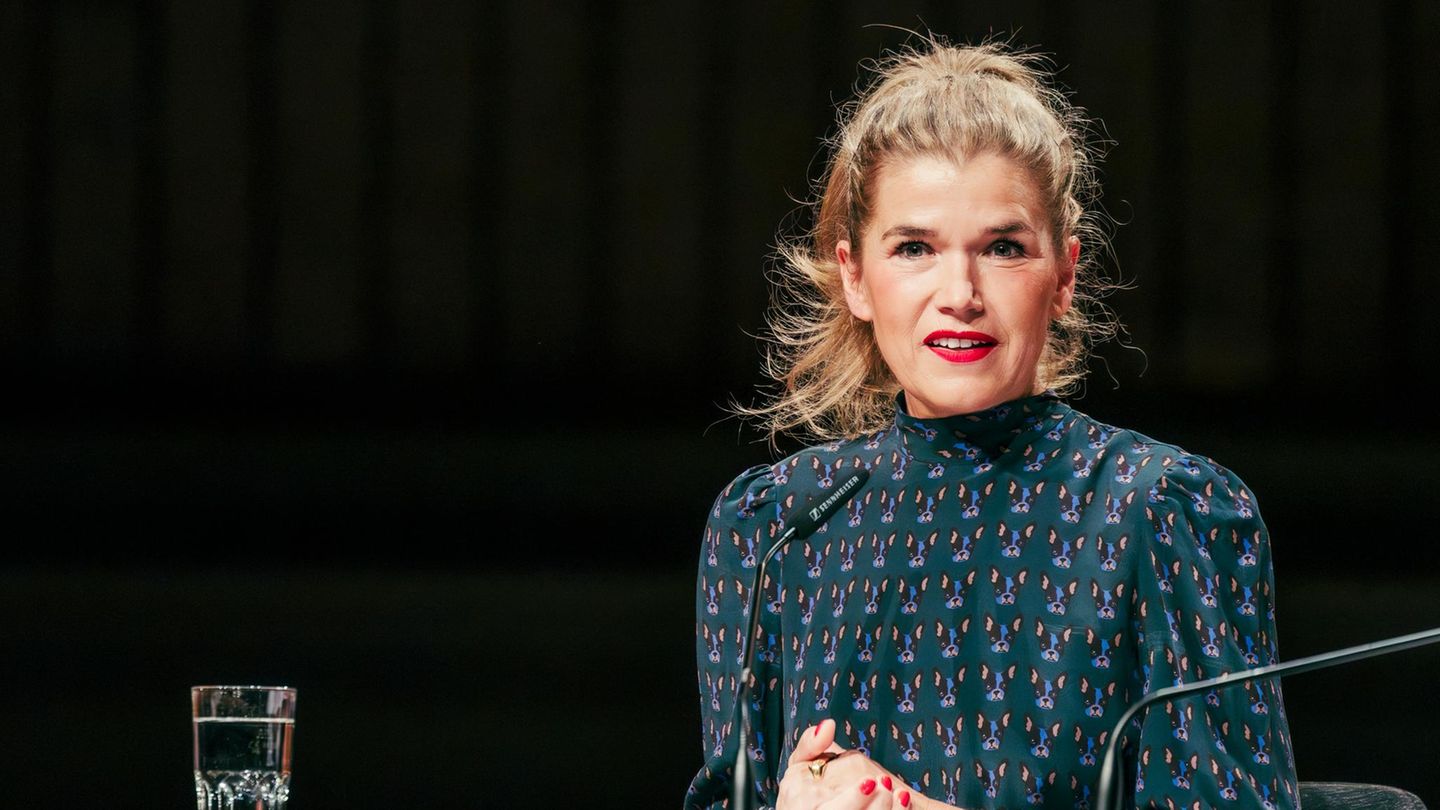 Anke Engelke: Sie muss harsche Kritik zu ihrem Aussehen ertragen | GALA.de