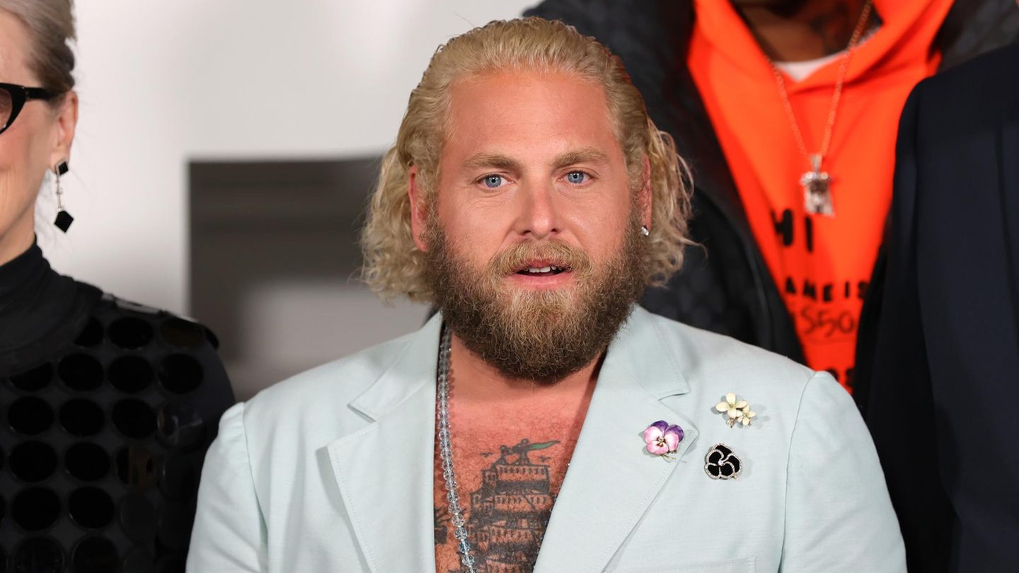 Bodytransformation-So-stark-hat-er-sich-in-den-letzten-Jahren-nach-seiner-Abnahme-gewandelt