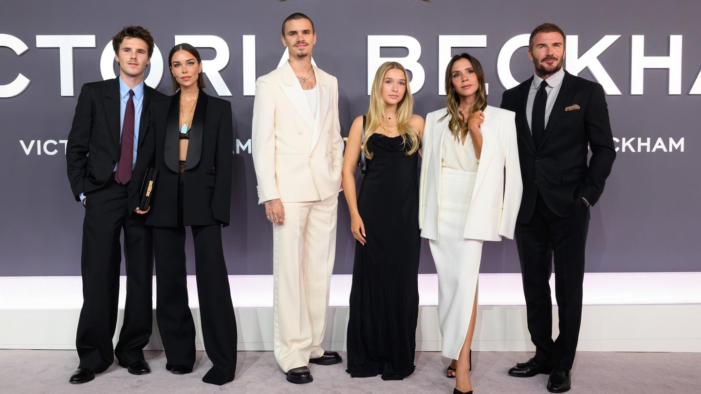 Red-Carpet-Style-2025-Alle-kommen-zu-Victoria-Beckhams-Doku-Premiere-bis-auf-einen