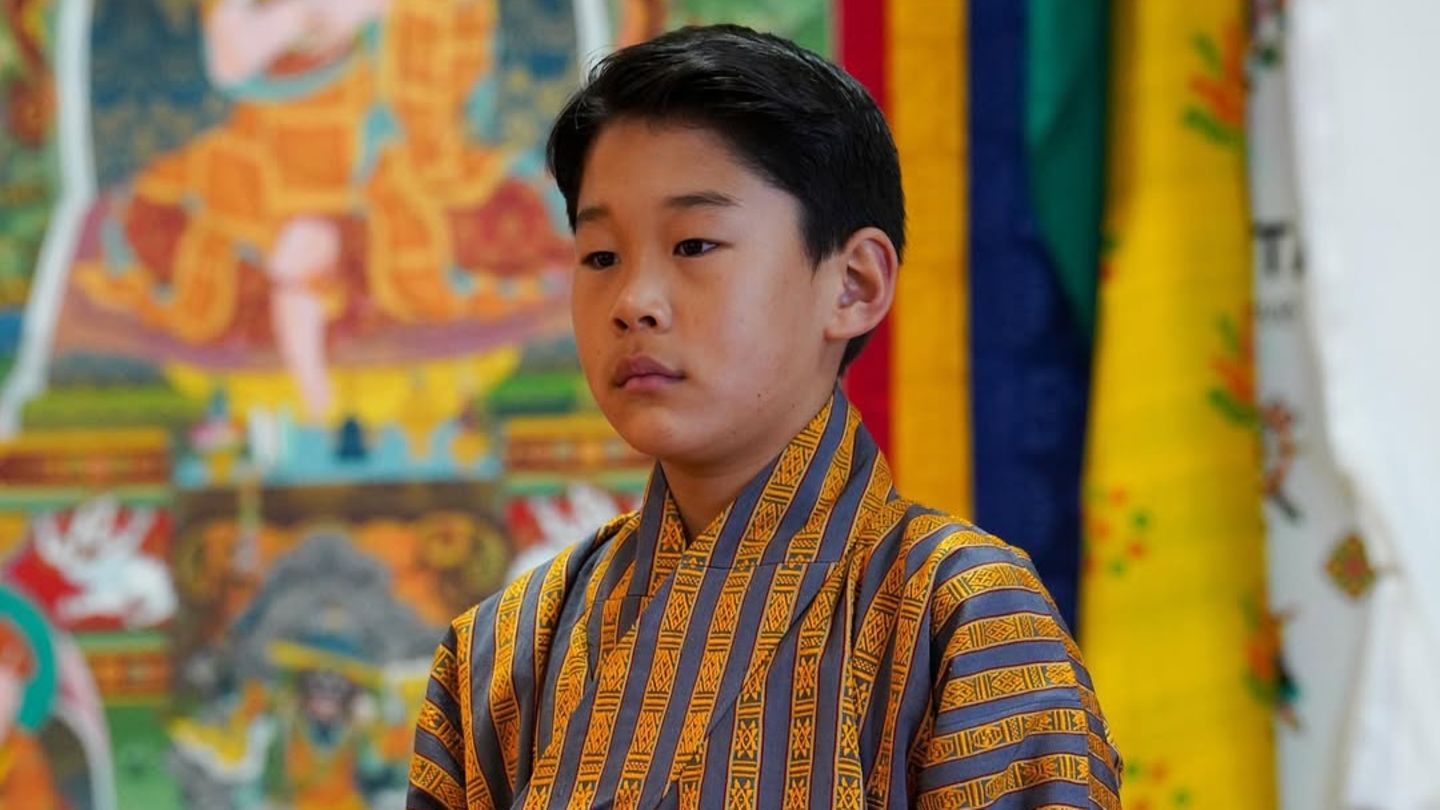 K-nigshaus-Bhutan-Der-Drachenprinz-meistert-historischen-Termin