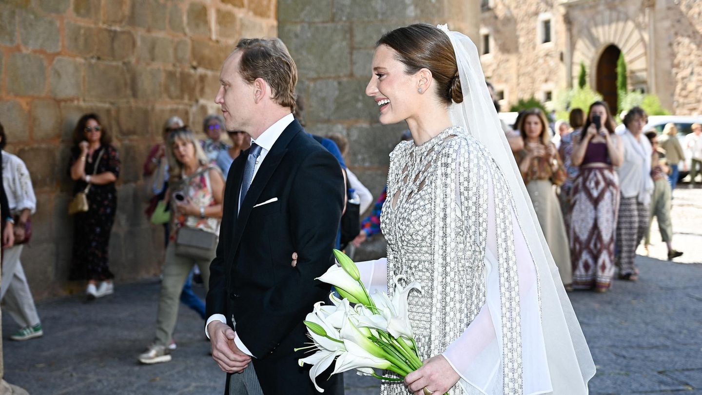 Jawort-vor-spanischem-Hochadel-Dieses-ausgefallene-Brautkleid-h-tte-Micaela-Belmont-als-Royal-nie-tragen-d-rfen