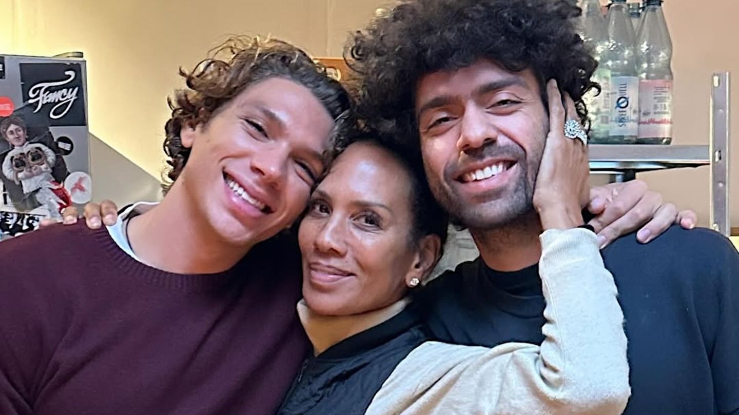 Familienbande-2025-Alles-ist-besser-mit-ihren-beiden-s-en-Riesen