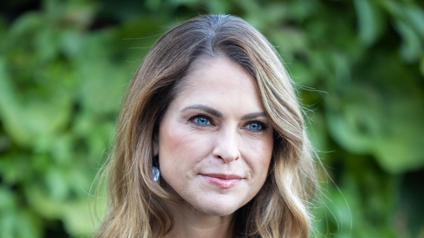 Prinzessin-Madeleine-Prinzessin-Madeleine-nutzt-Reiterhof-Aufnahmen-f-r-Produktplatzierung