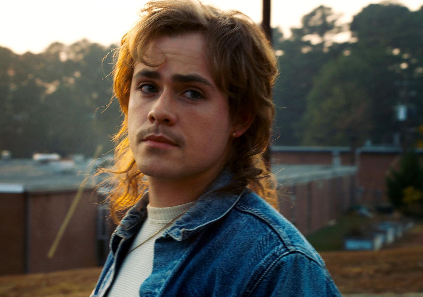 "Stranger Things"-Steven ist cool? 10 Jahre nach dem Dreh sieht er noch