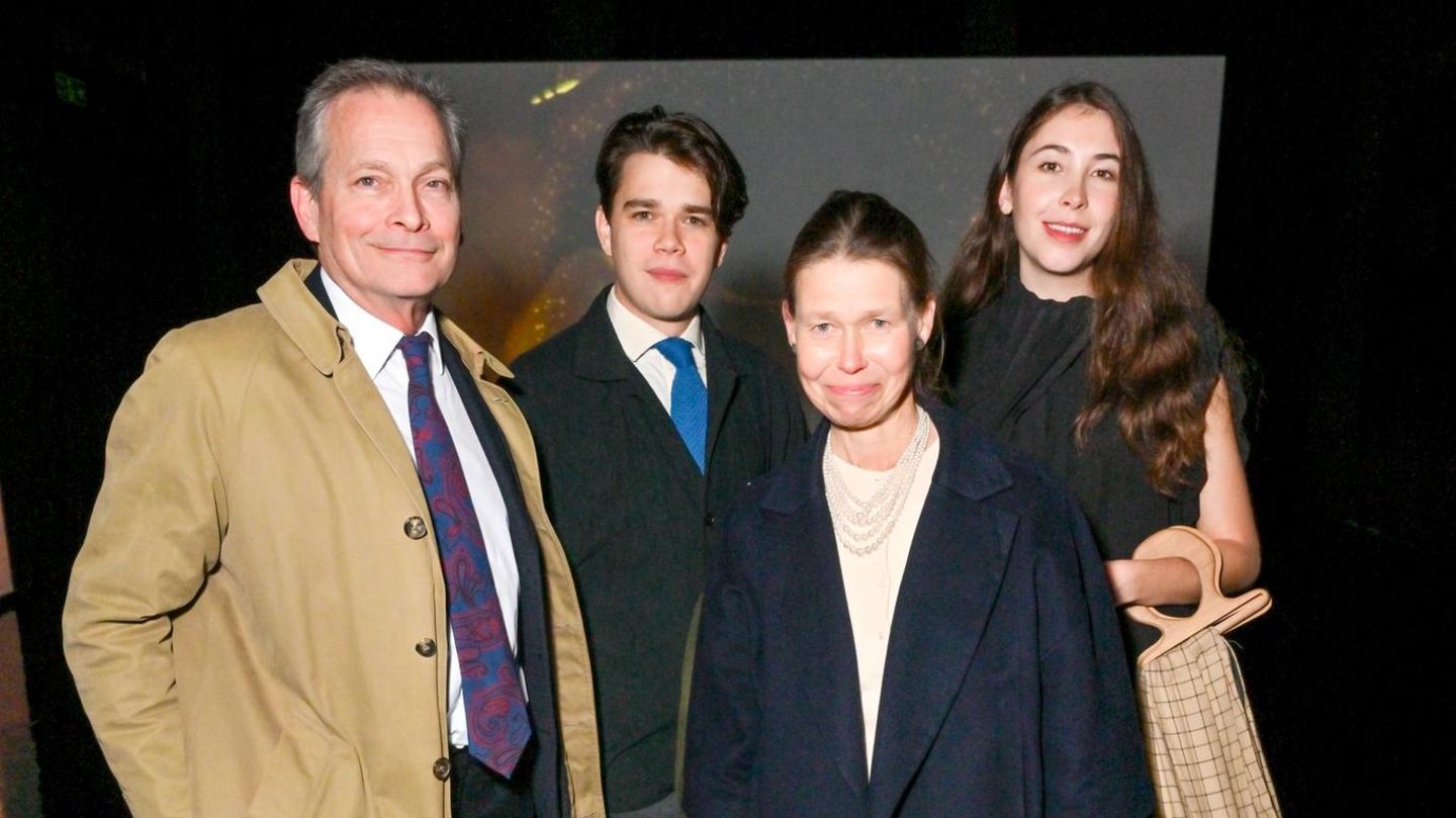 Familien-Style-Dieser-Auftritt-der-Queen-Nichte-mit-ihrer-Familie-hat-echten-Seltenheitswert-