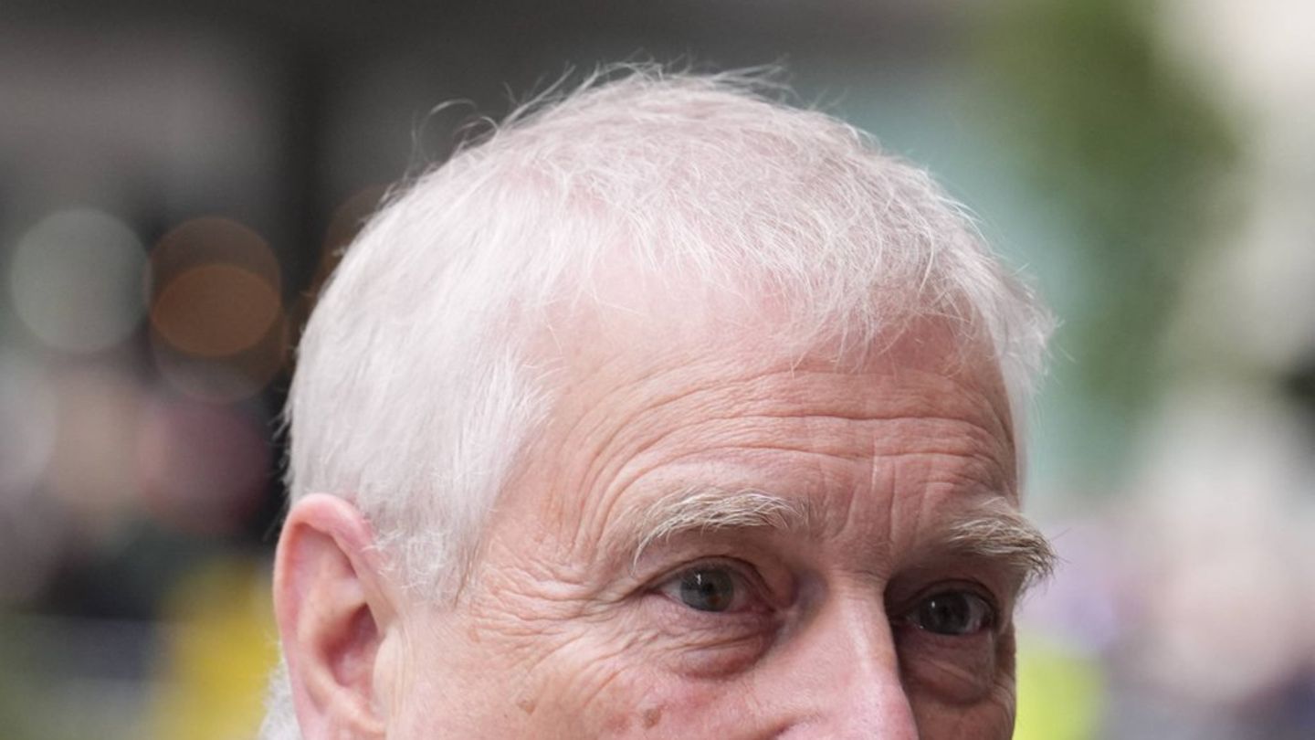 Andrew-Mountbatten-Windsor-Charles-entzieht-ihm-offiziell-den-Titel