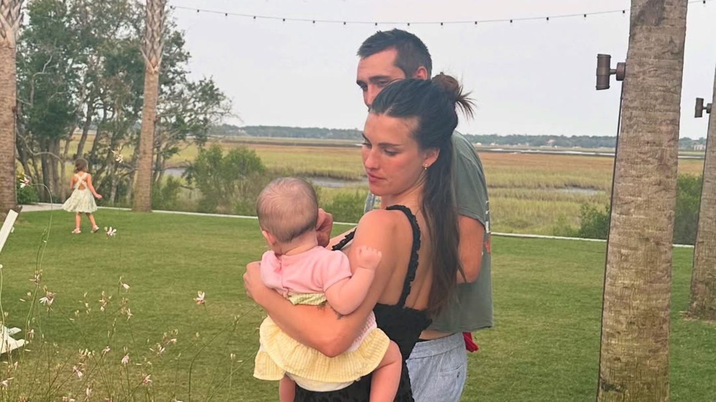 Rainey-Qualley-Andie-MacDowells-Tochter-feiert-eine-Halloween-Hochzeit