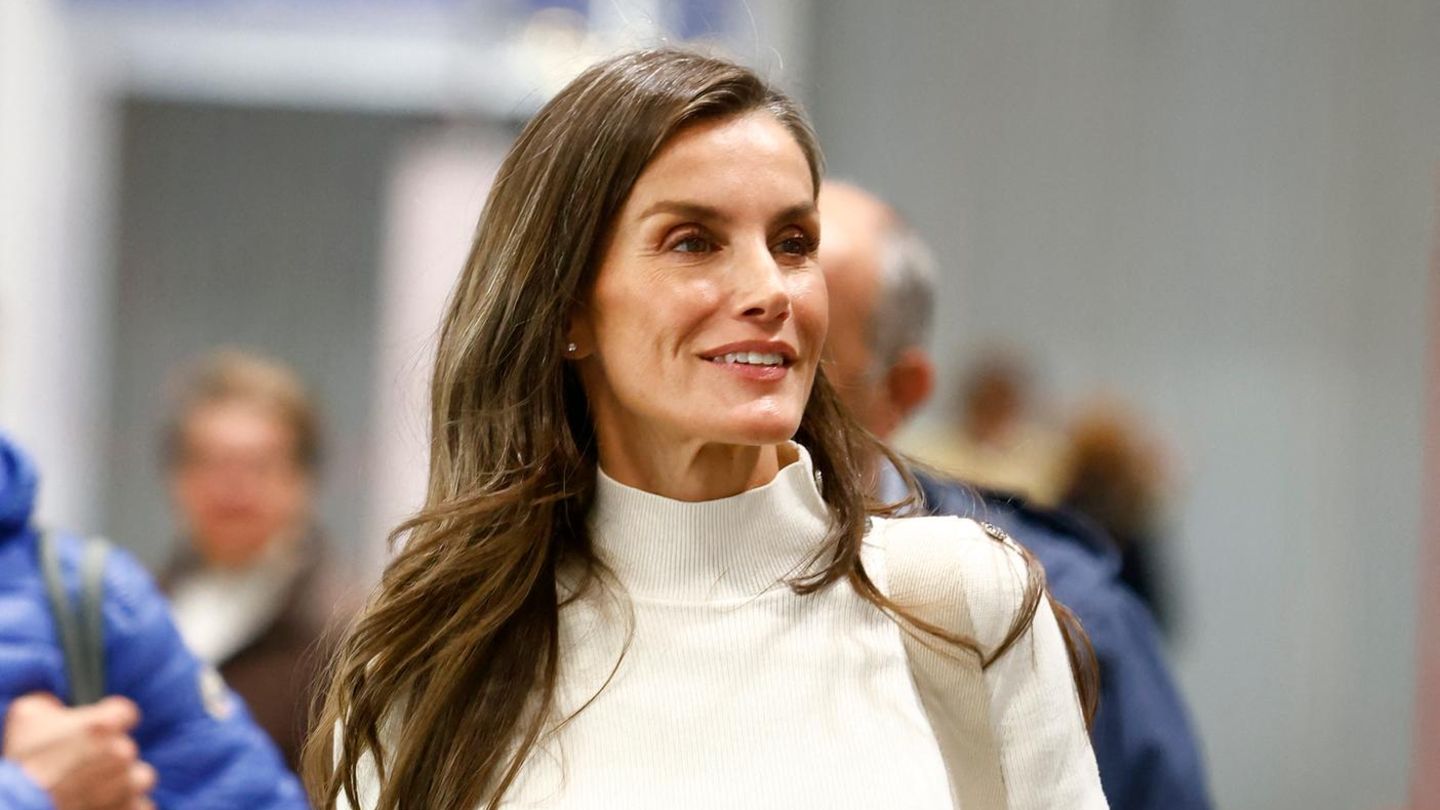 Fashion-Looks-K-nigin-Letizia-mischt-sich-unters-Volk