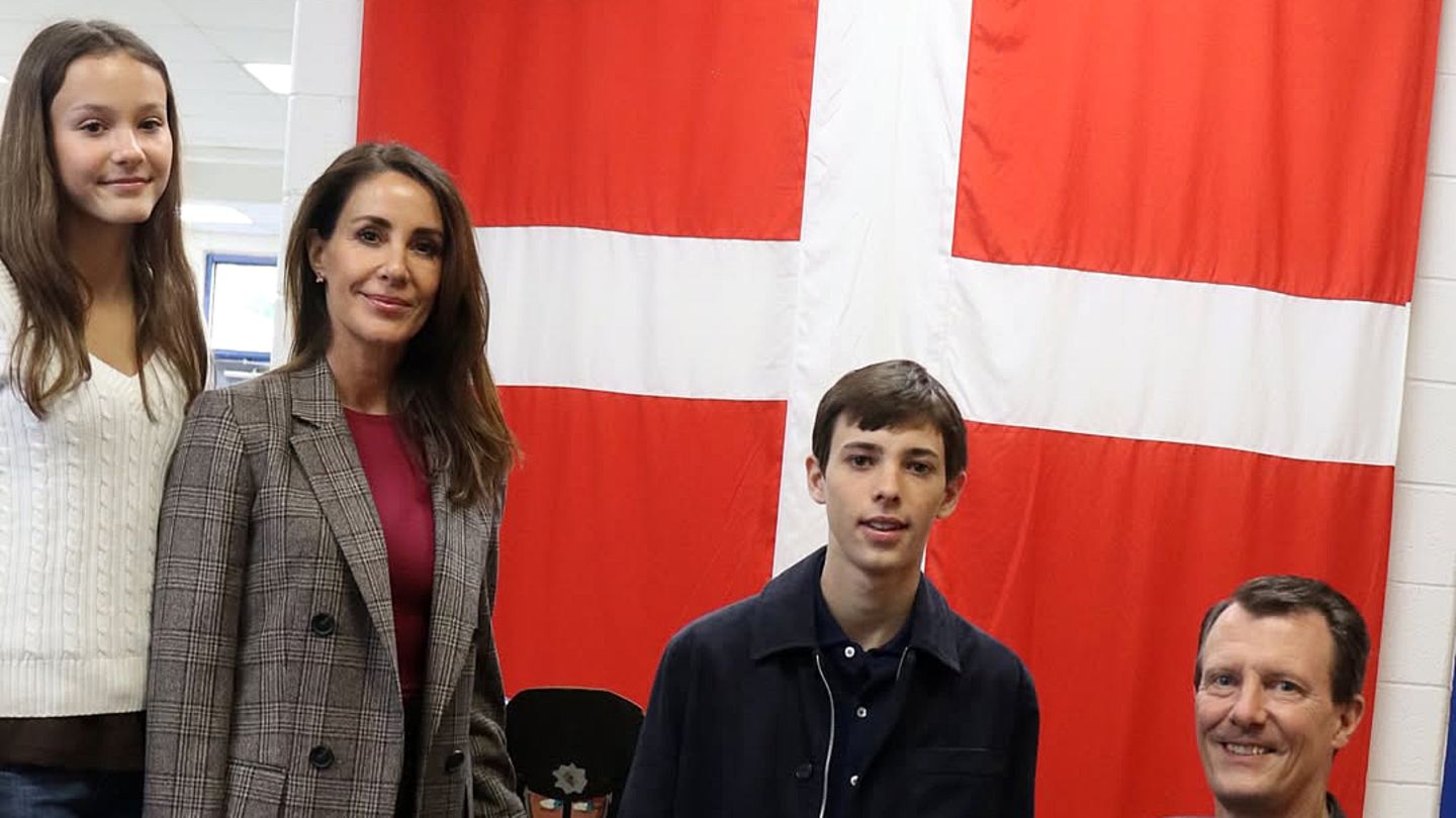 Prinzessin-Marie-Prinz-Joachim-Mit-der-ganzen-Familie-er-ffnet-sie-in-Washington-den-Weihnachtsmarkt