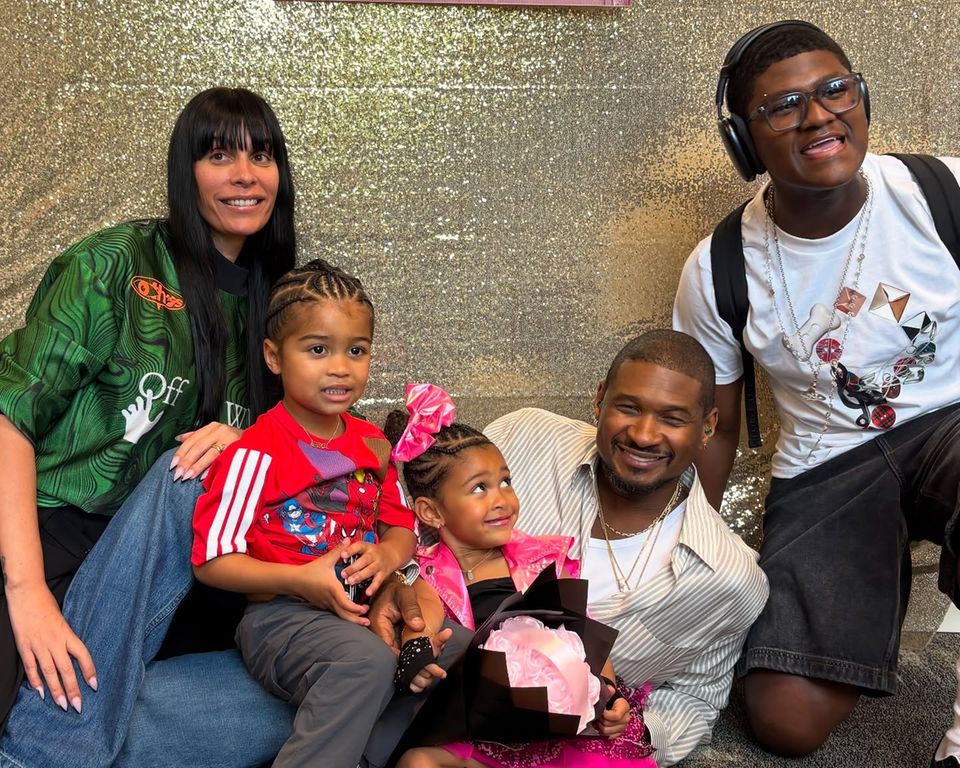 Jennifer Goicoechea und Usher mit ihrem Sohn Sire Castrello und Tochter Sovereign Bo sowie Ushers Sohn Naviyd Ely