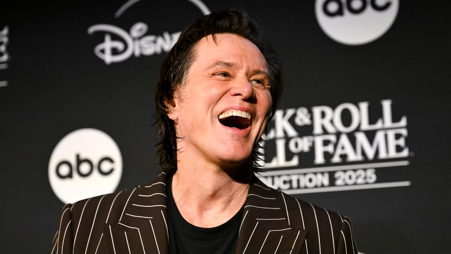 stars-im-beautywandel-bei-seinem-neuesten-auftritt-wirkt-jim-carrey-irgendwie-anders