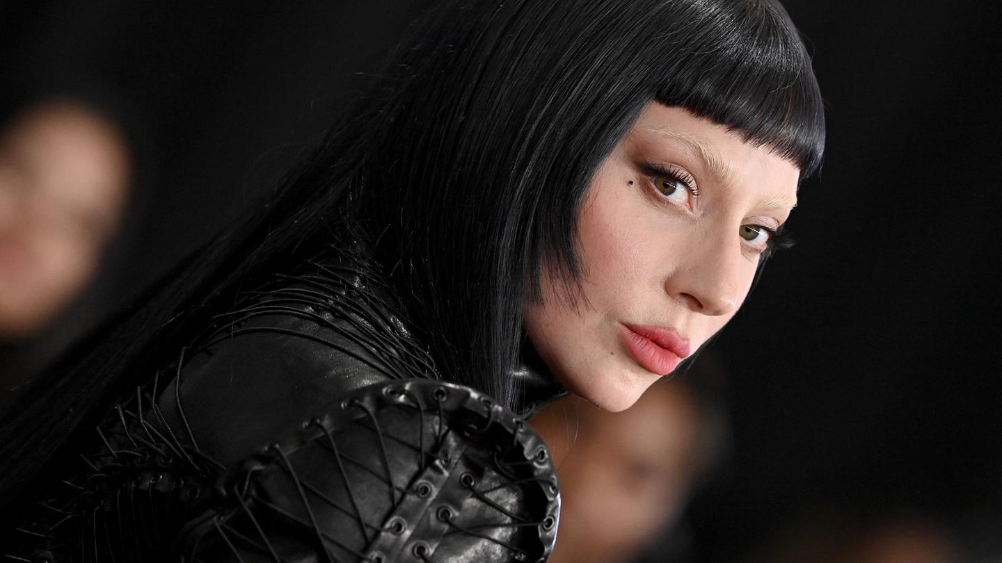 Lady-Gaga-Sie-gibt-ihr-Fashion-Week-Deb-t-Das-ist-ihre-Schwester-Natali