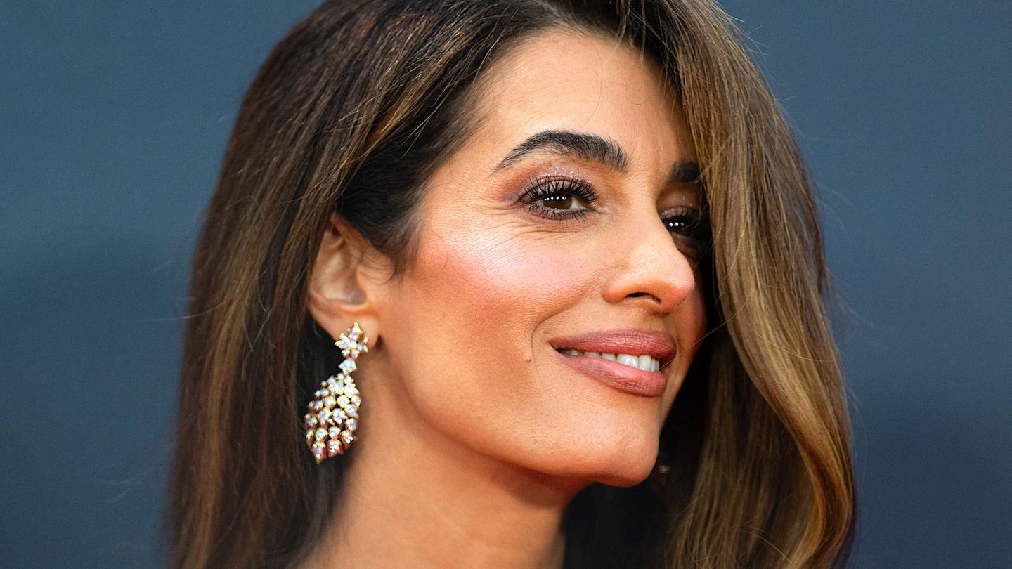 Amal-Clooney-Amal-Clooney-deb-tiert-ihre-neuste-Haarfarbe