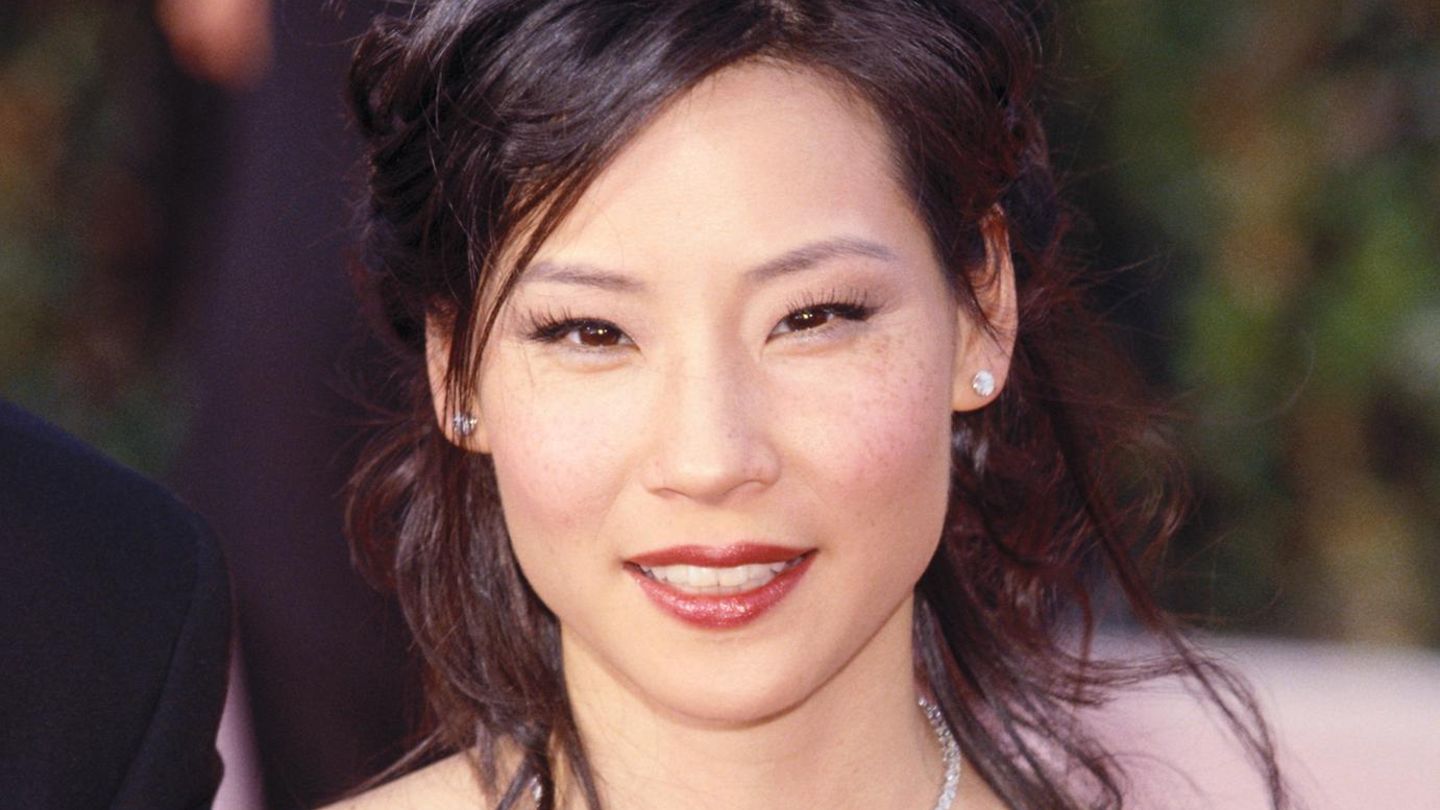 Forever-Young-Unglaublicher-Fotobeweis-25-Jahre-sp-ter-hat-sich-Lucy-Liu-kaum-ver-ndert