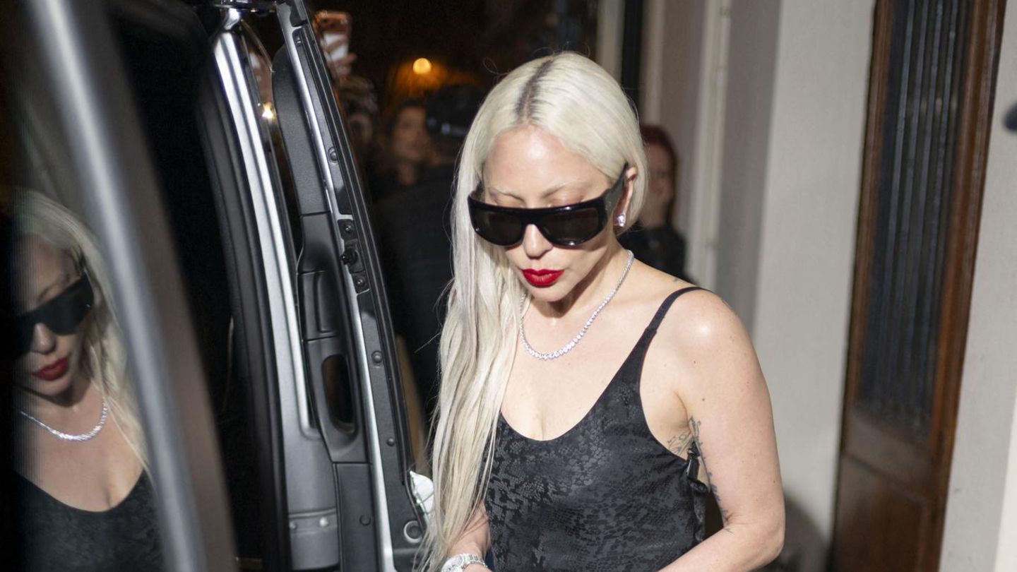 Star-Nightout-2025-Bei-Date-in-Paris-gibt-sie-den-Ton-an