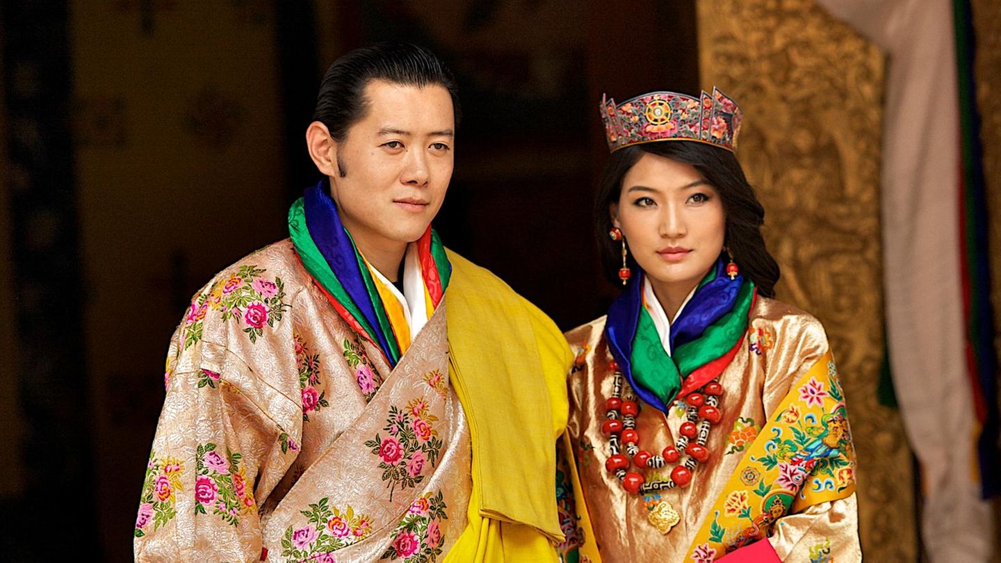 Juwelen-aus-1001-Nacht-Warum-die-Phoenix-Krone-von-der-Drachenk-nigin-getragen-wird