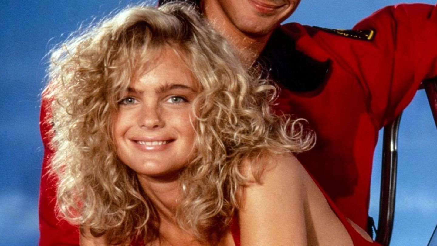 Erika-Eleniak-Der-Baywatch-Star-ist-kaum-wiederzuerkennen-vor-lauter-Tattoos
