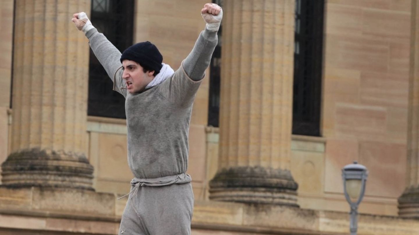 Nachfolger-von-Sylvester-Stallone-Anthony-Ippolito-in-Rocky-Kultpose