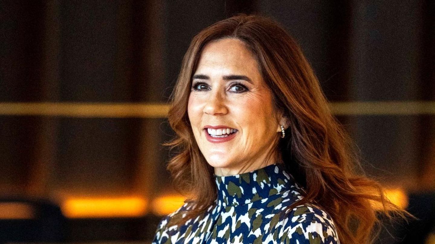 K-nigin-Mary-K-nigin-Mary-l-dt-zum-Kontrastprogramm-ein